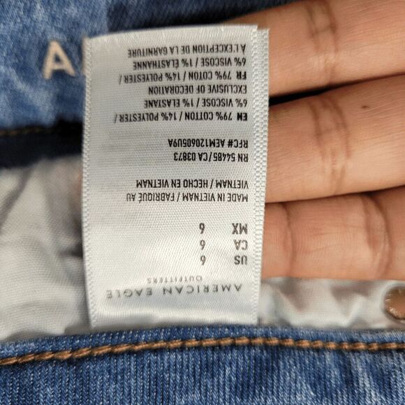American Eagle Mom High-waisted Denim Jean Shorts Cuffed Stretch Size 6 - Picture 4 of 8